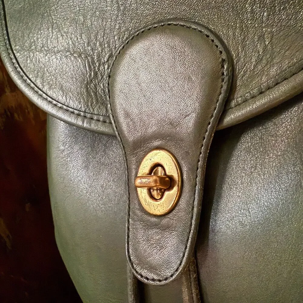 Vintage Coach 9943 Bottle Green Leather Backpack XL USA Turnlock Rucksack - Picture 12 of 17